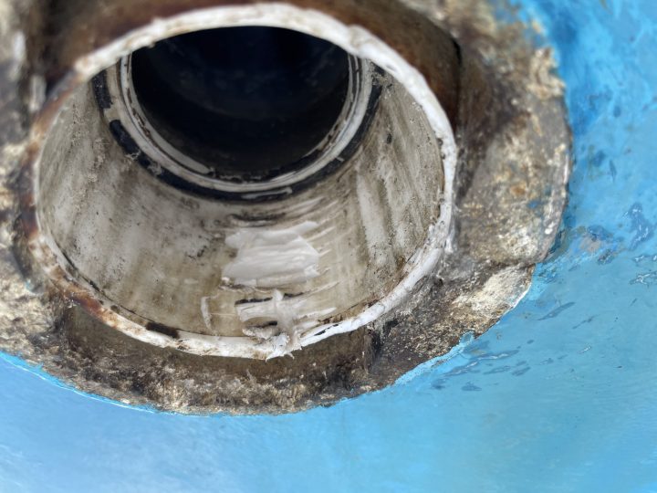 Seizing up rudder on passage How to replace your rudder bearings