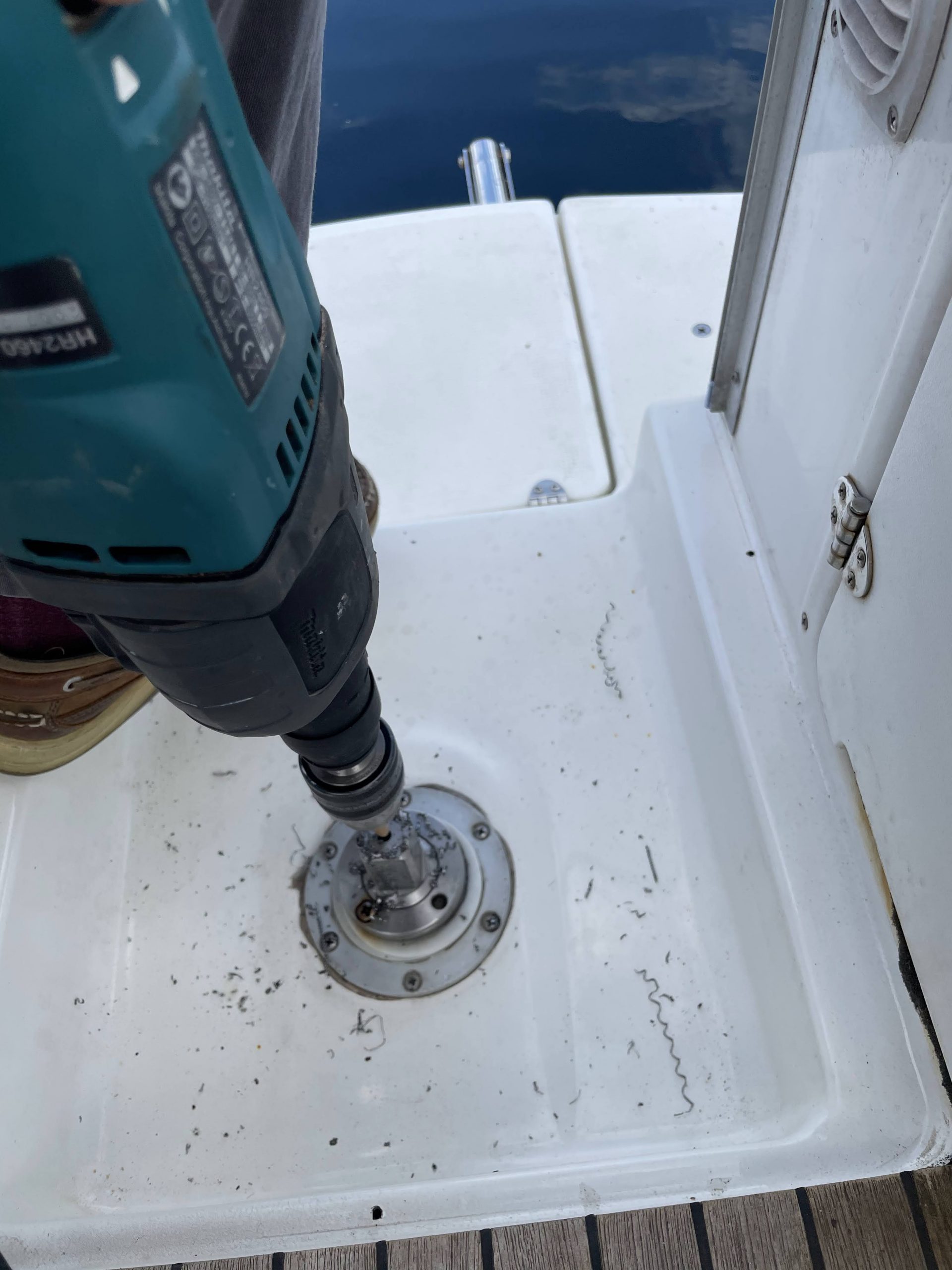 Seizing up rudder on passage How to replace your rudder bearings