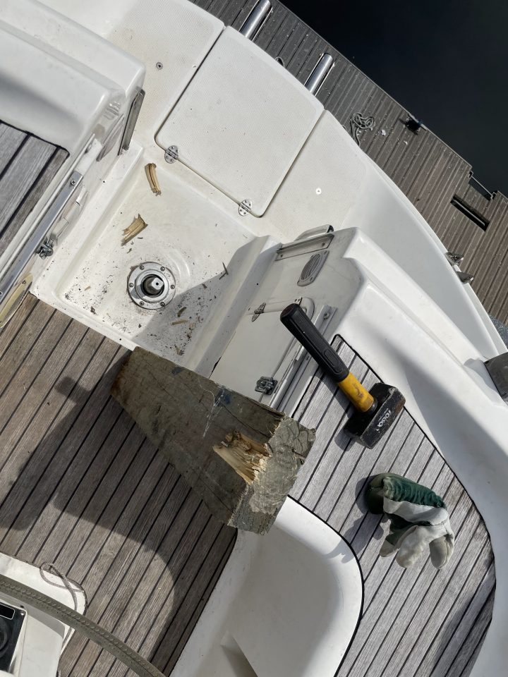 Seizing up rudder on passage How to replace your rudder bearings