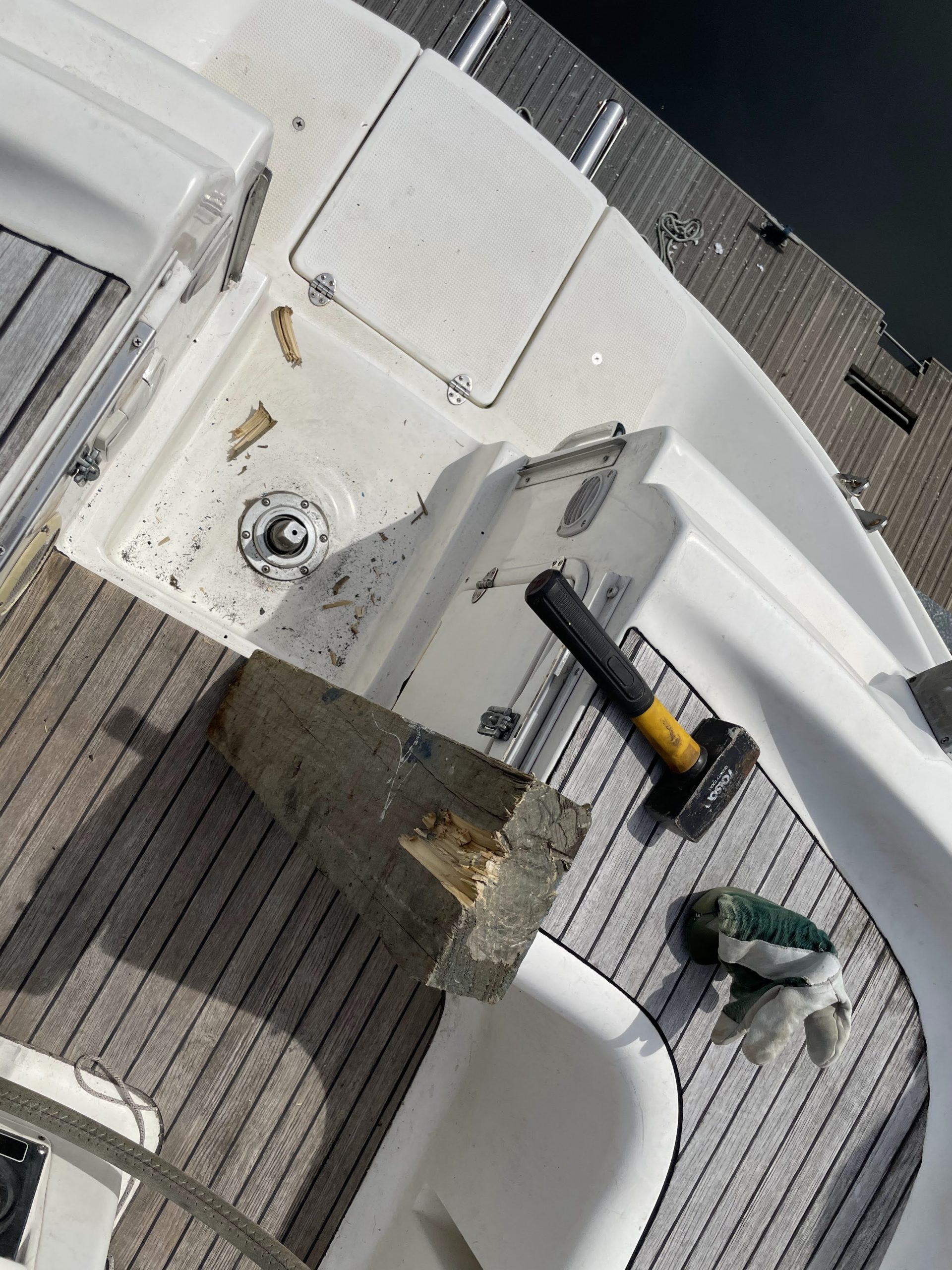 Seizing up rudder on passage How to replace your rudder bearings